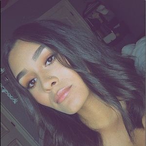 Meet your Posher, Yvette